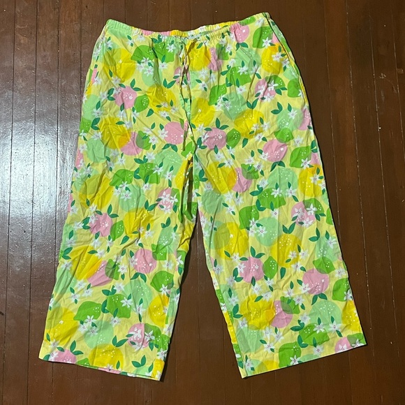Lilly Pulitzer Flower and Fruit Capri Pants - Picture 2 of 9